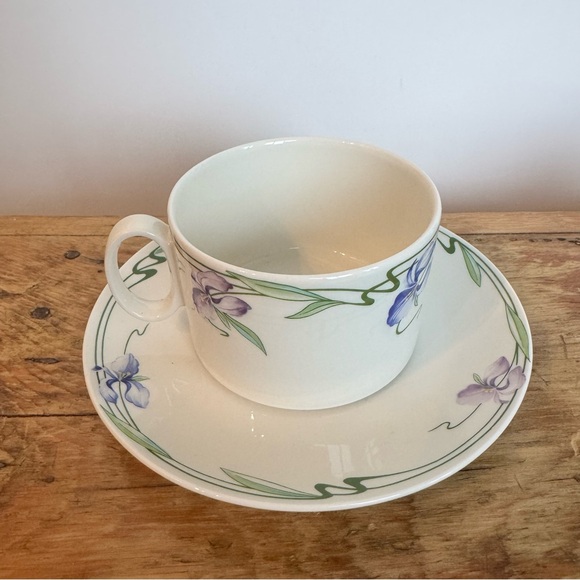Vintage Porcelain tea cups + saucers in 'Verona' pattern by Villeroy & Boch x 2 - Picture 6 of 10